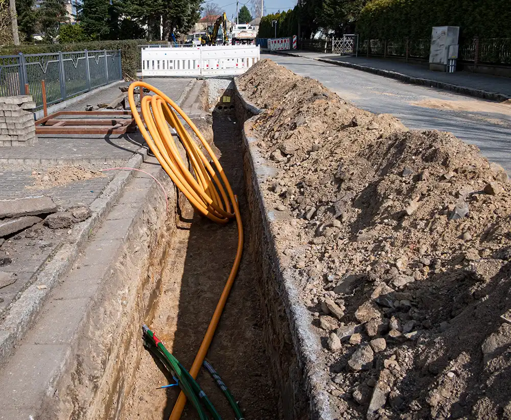 Kabel- und Tiefbauarbeiten in einer Straße